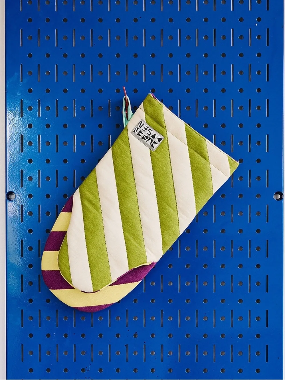 NWT Dusen Dusen Oven Mitt